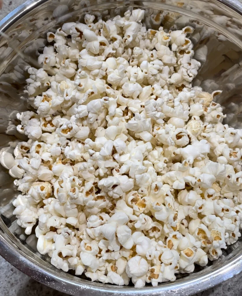 Oil the popcorn Oil the popcorn